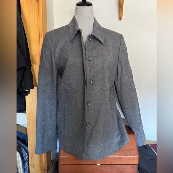 Pendleton Gray suit and long skirt set.   Worn 4x.   Smoke free home. - Picture 1 of 7